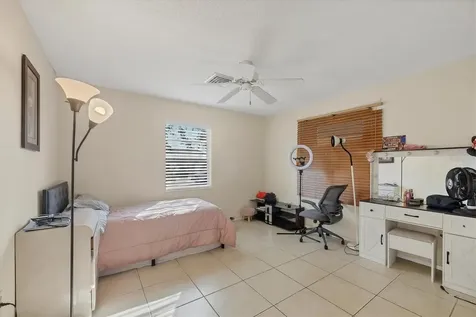 680 Harvey Street Englewood FL 34223