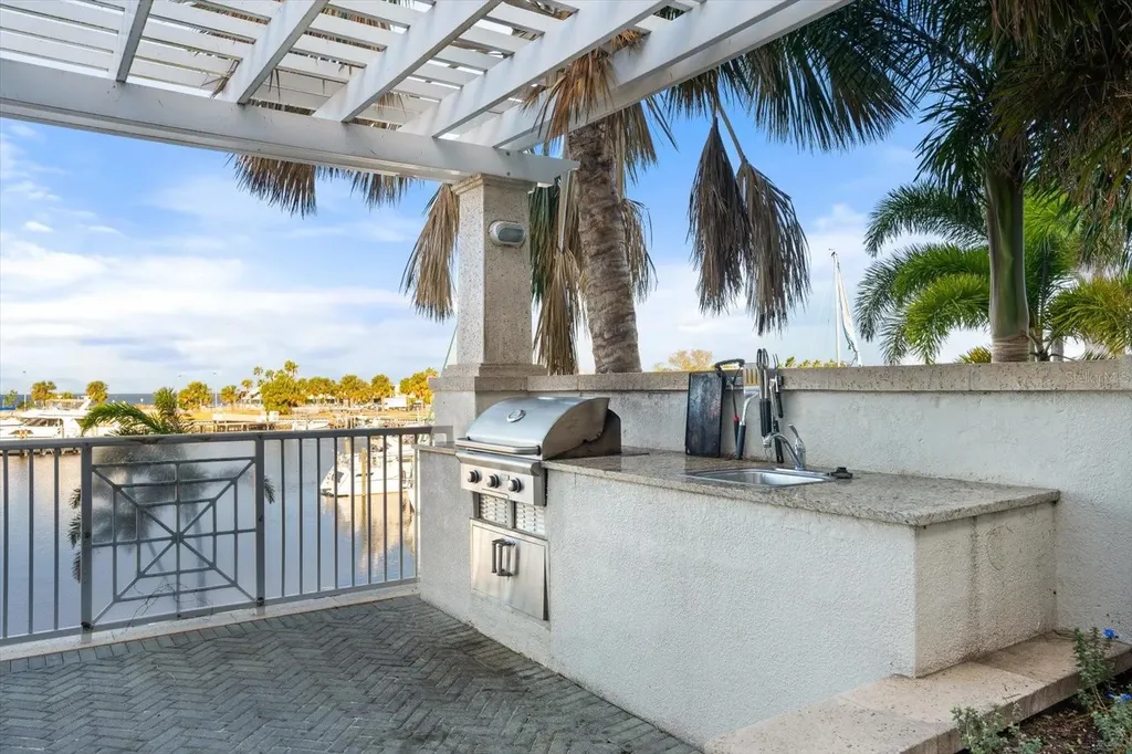 536 Bahia Beach Boulevard Ruskin FL 33570