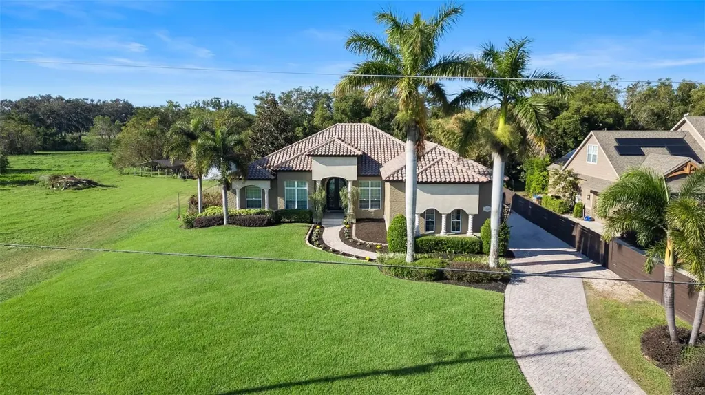 1384 E Lake Shore Boulevard Kissimmee FL 34744