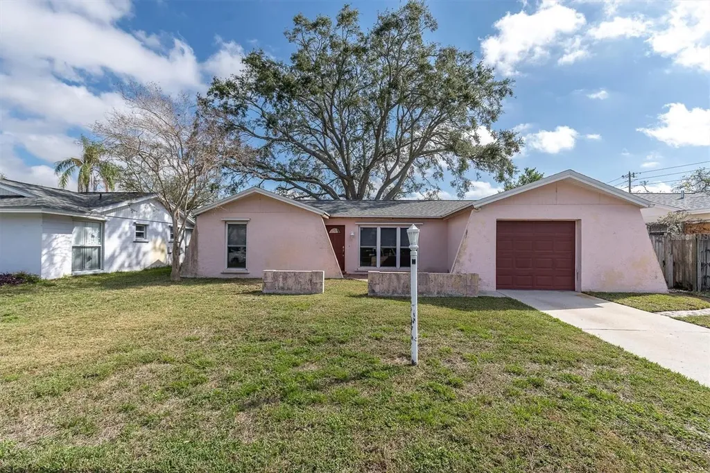 8633 Orange Blossom Drive Seminole FL 33772