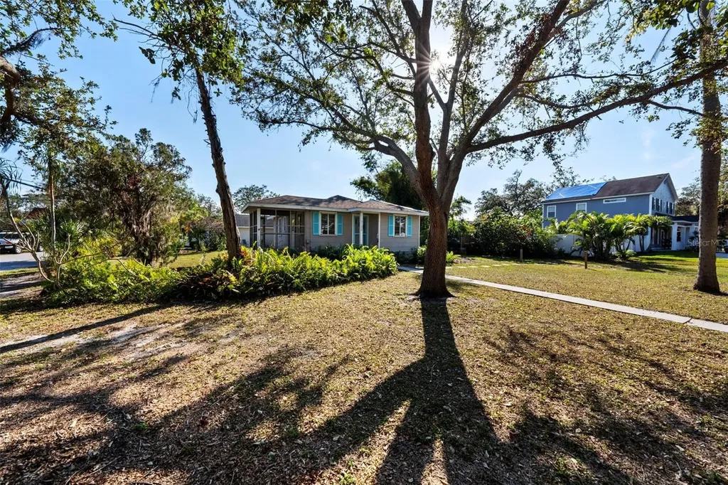 2186 Arlington Street Sarasota FL 34239