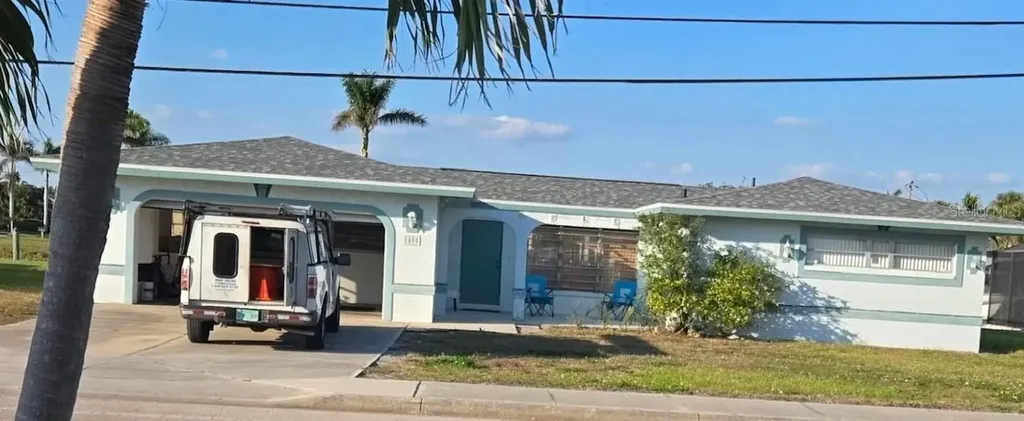 1005 Lucerne Parkway Cape Coral FL 33904