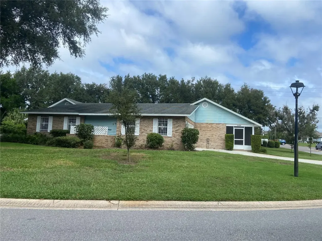 2400 S Glen Eagles Drive Deland FL 32724