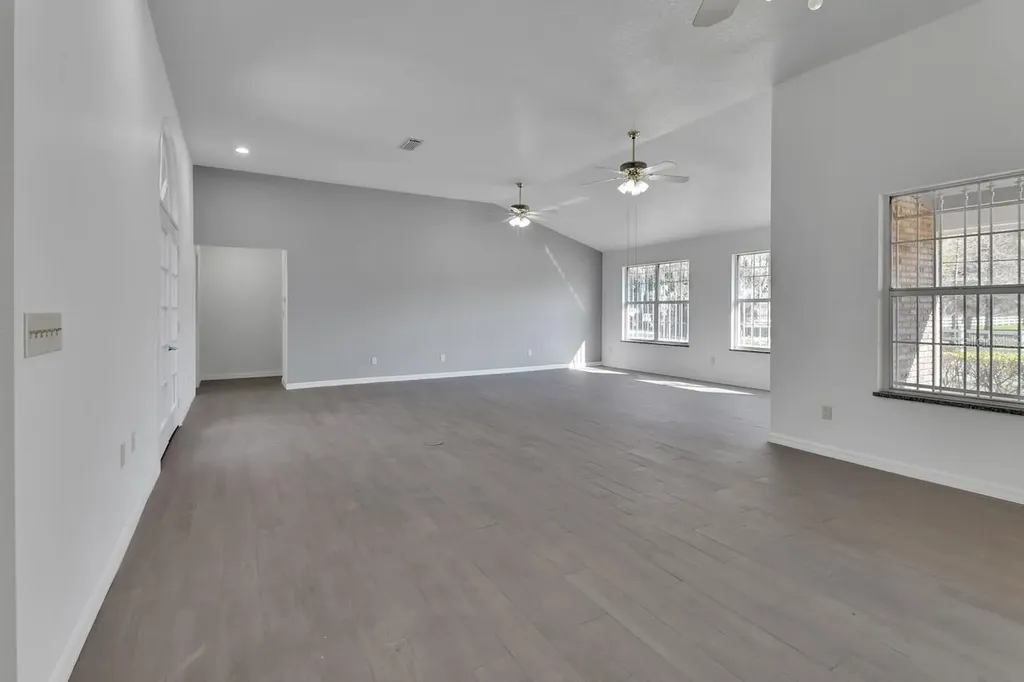 2400 S Glen Eagles Drive Deland FL 32724