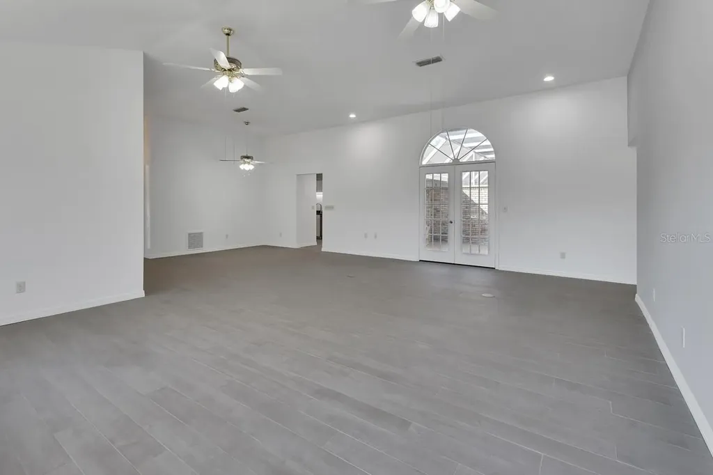 2400 S Glen Eagles Drive Deland FL 32724
