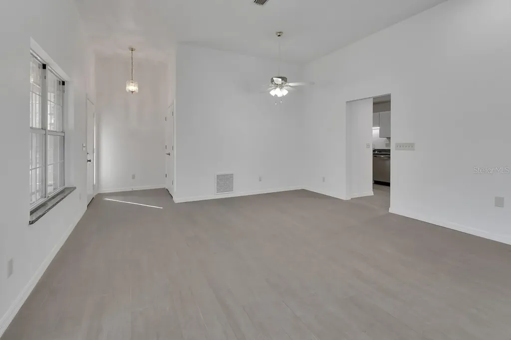 2400 S Glen Eagles Drive Deland FL 32724