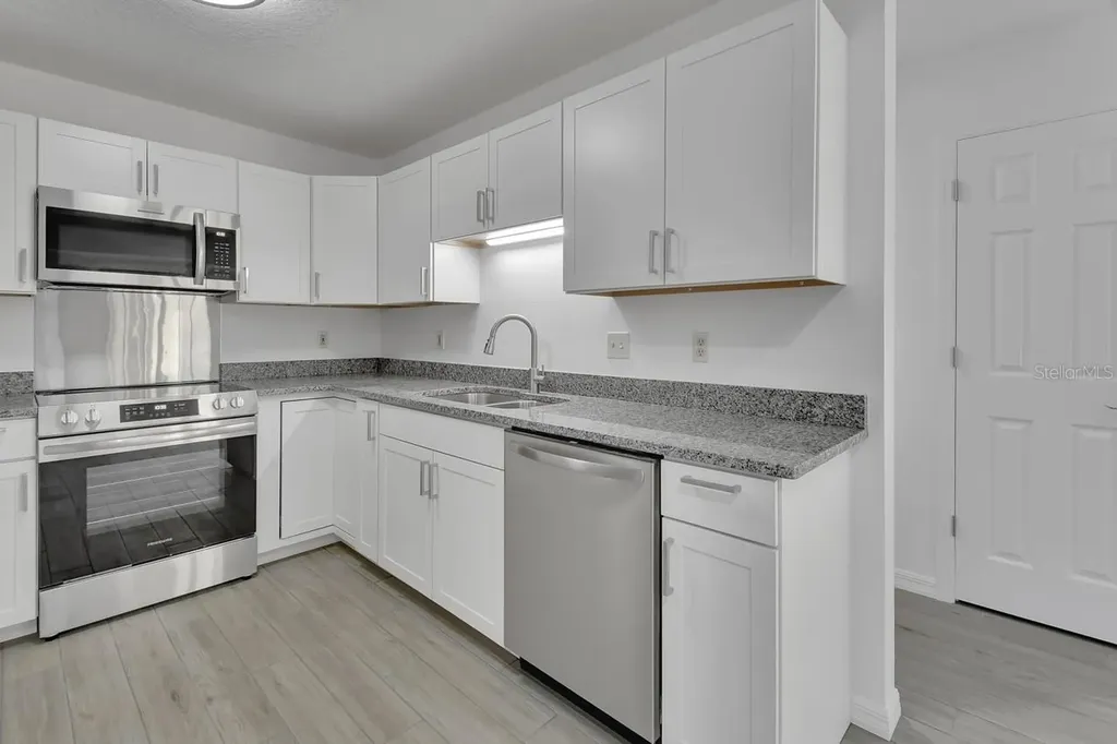2400 S Glen Eagles Drive Deland FL 32724