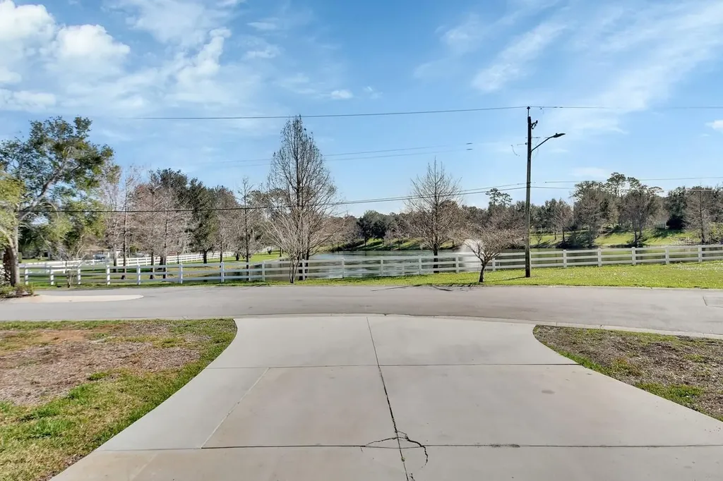 2400 S Glen Eagles Drive Deland FL 32724
