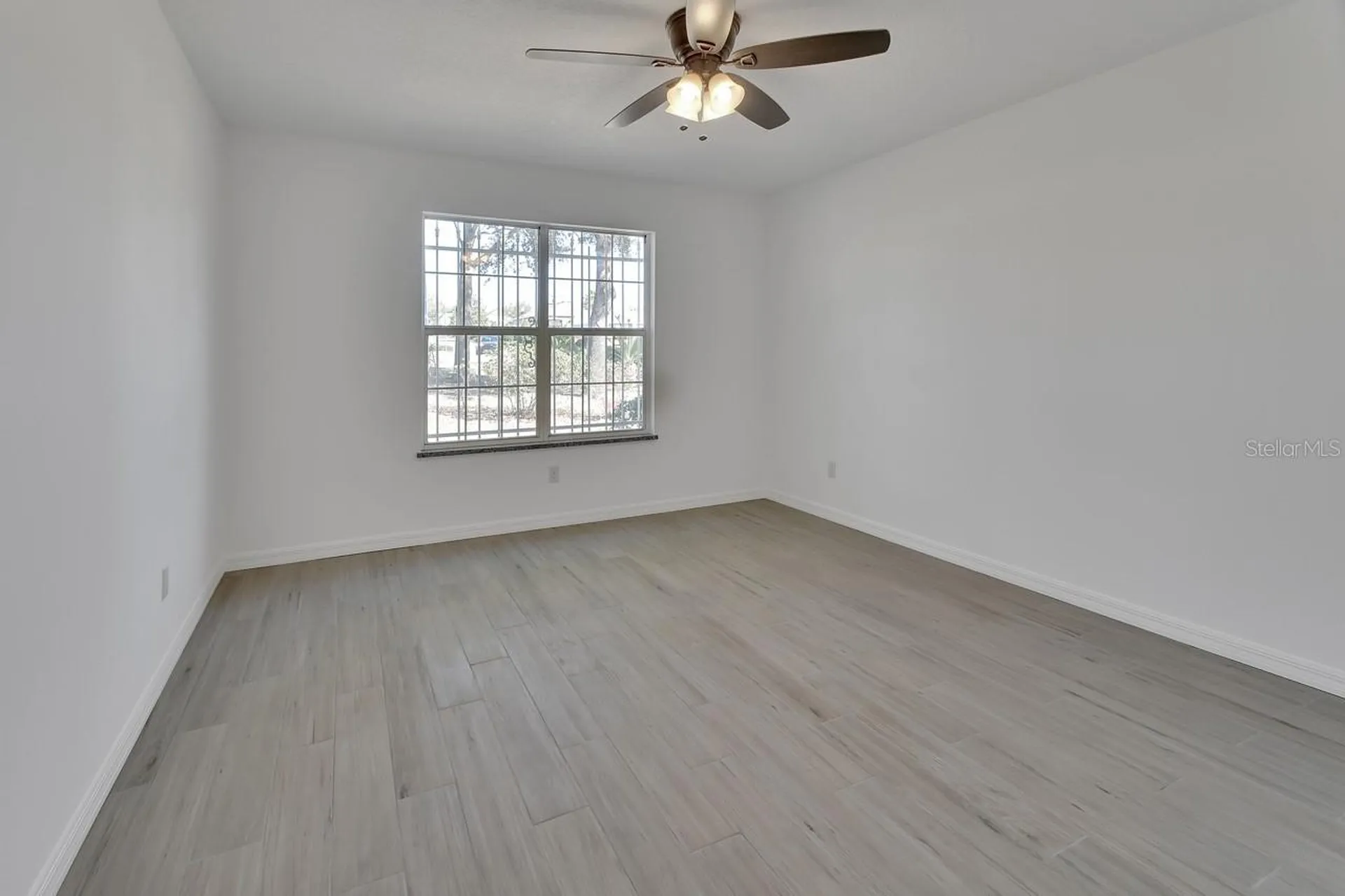 2400 S Glen Eagles Drive Deland FL 32724