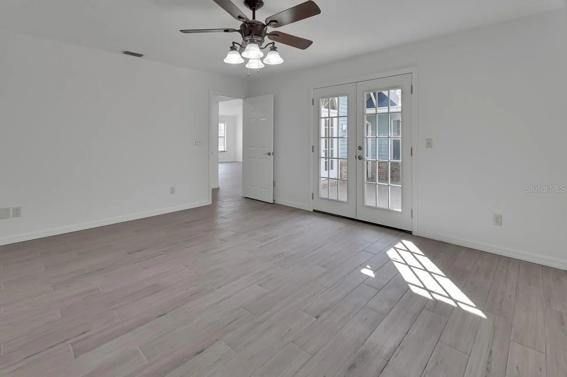 2400 S Glen Eagles Drive Deland FL 32724