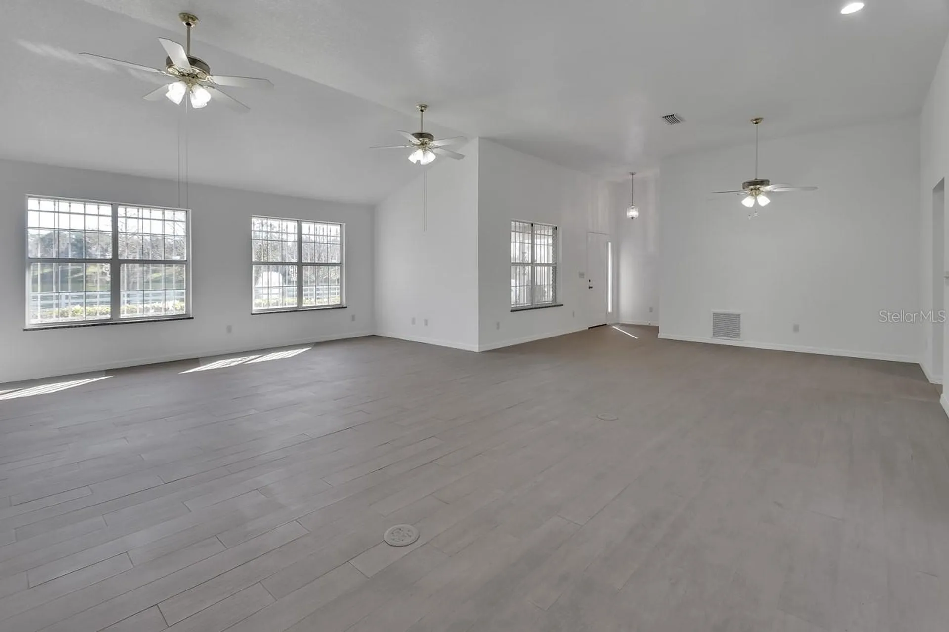 2400 S Glen Eagles Drive Deland FL 32724