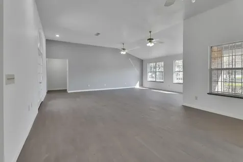 2400 S Glen Eagles Drive Deland FL 32724