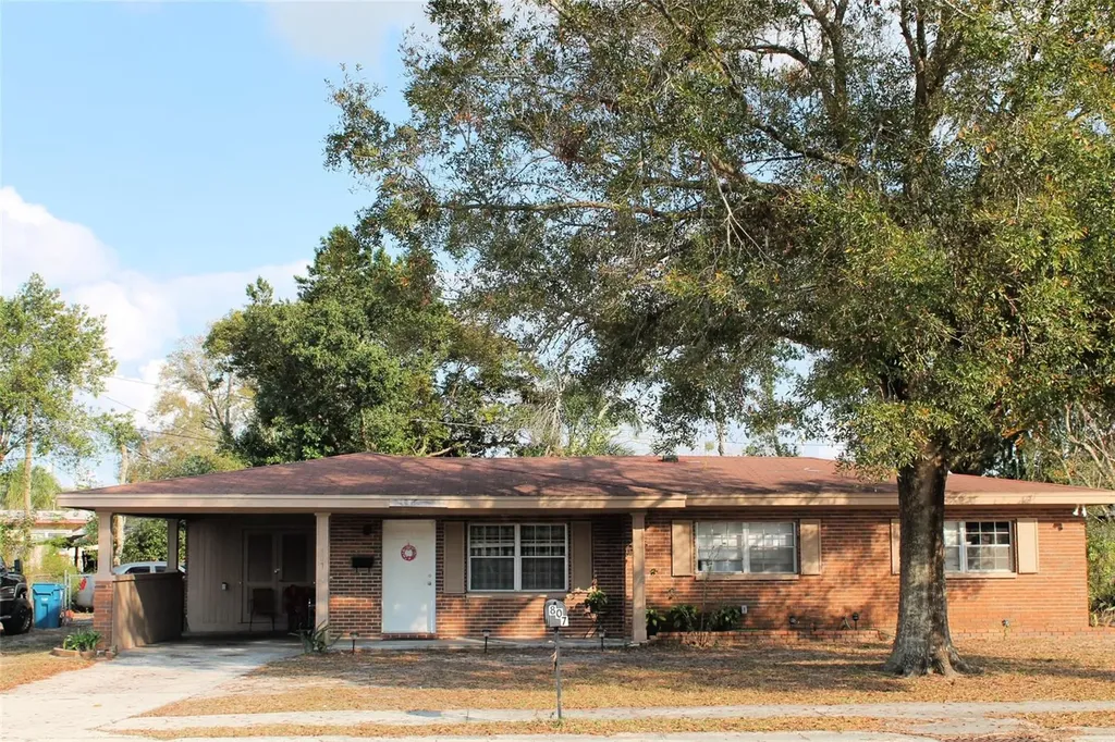 807 S 1st Street Lake Wales FL 33853