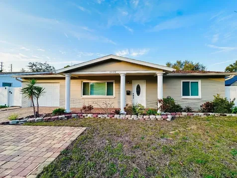 8139 38th Avenue N St Petersburg FL 33710