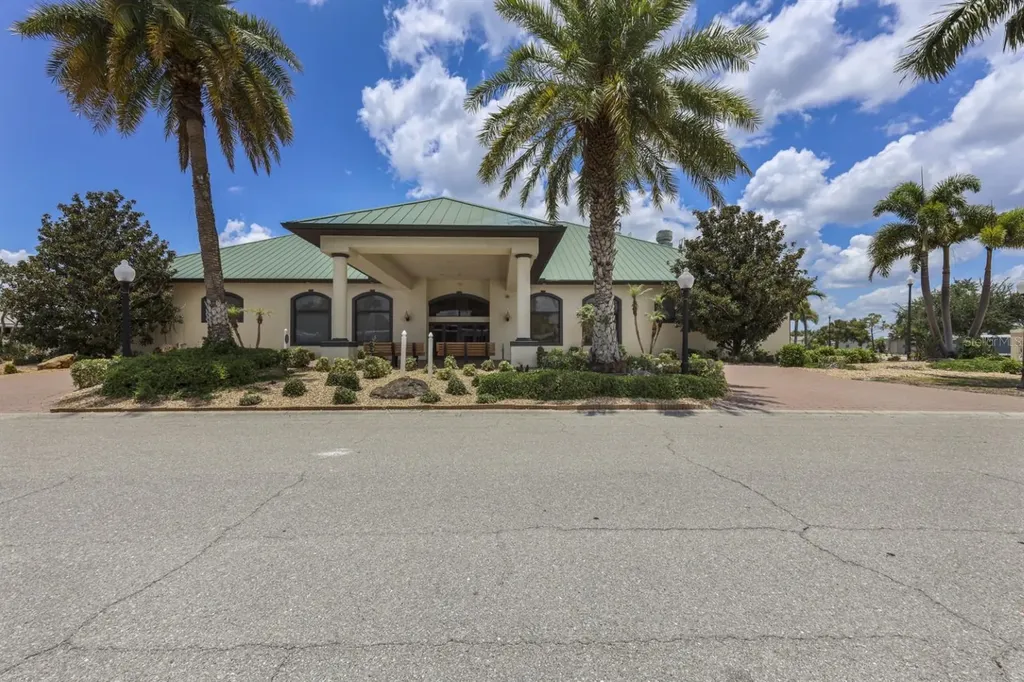 2100 Kings Highway Port Charlotte FL 33980