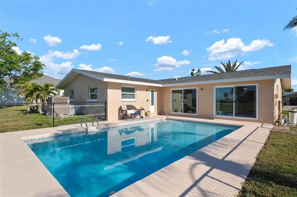 84 Caddy Road Rotonda West FL 33947