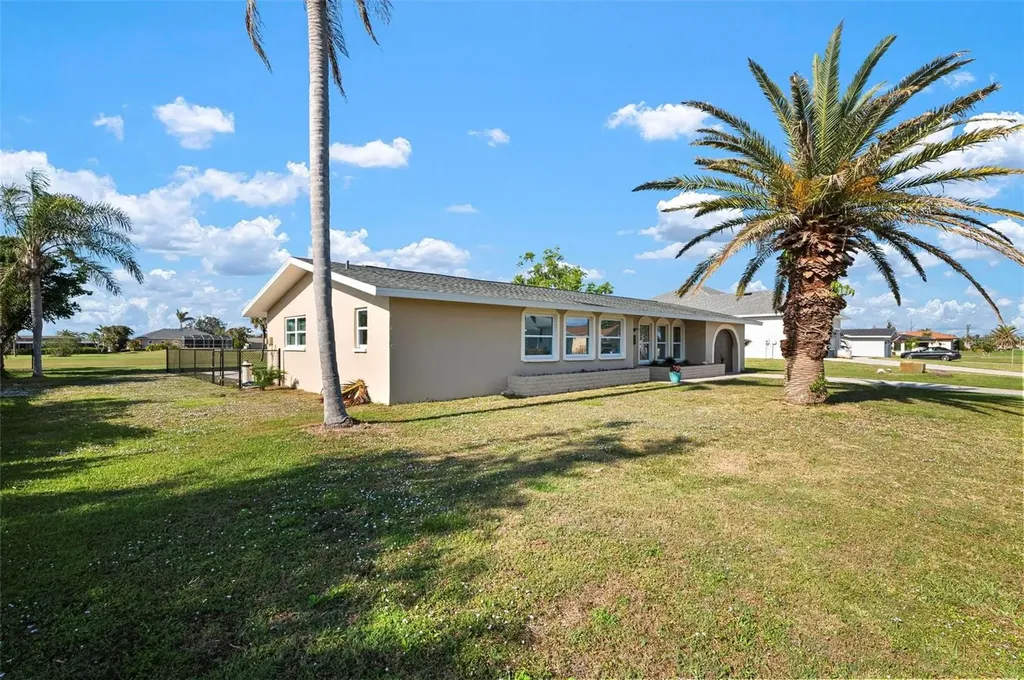 84 Caddy Road Rotonda West FL 33947