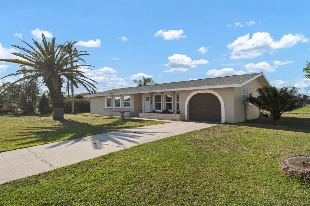 84 Caddy Road Rotonda West FL 33947