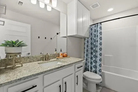 2556 Averland Loop North Port FL 34287