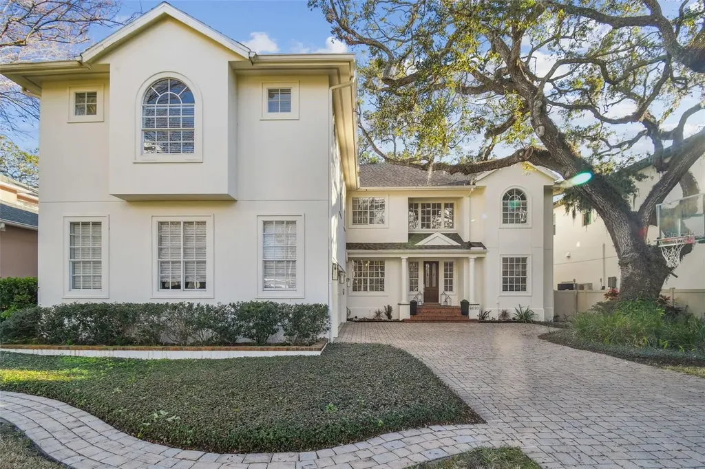 4610 W Browning Avenue Tampa FL 33629