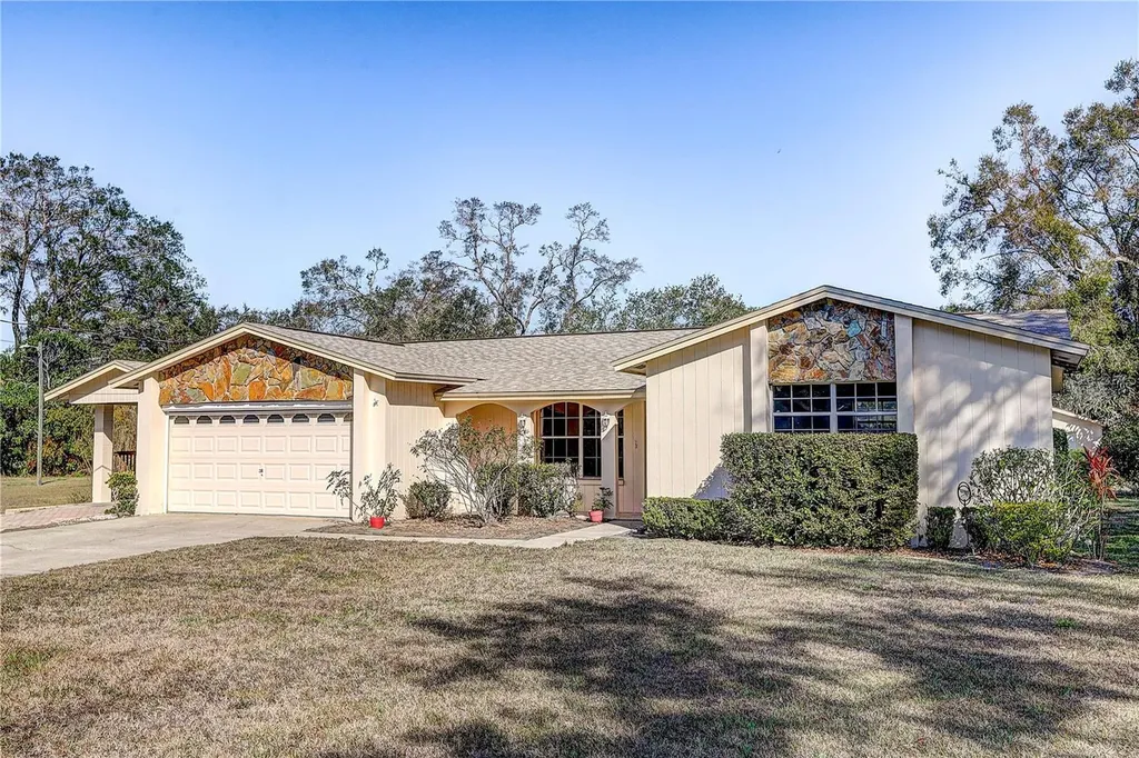 709 Lanewood Drive Seffner FL 33584