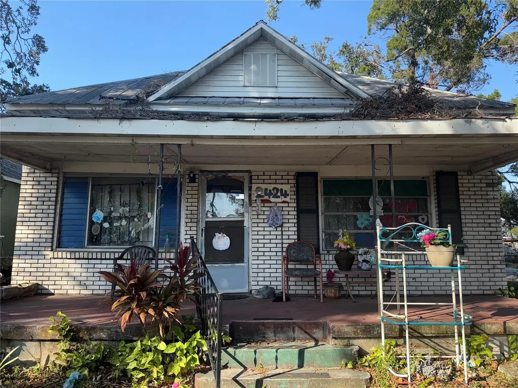 2424 Corrine Street Tampa FL 33605