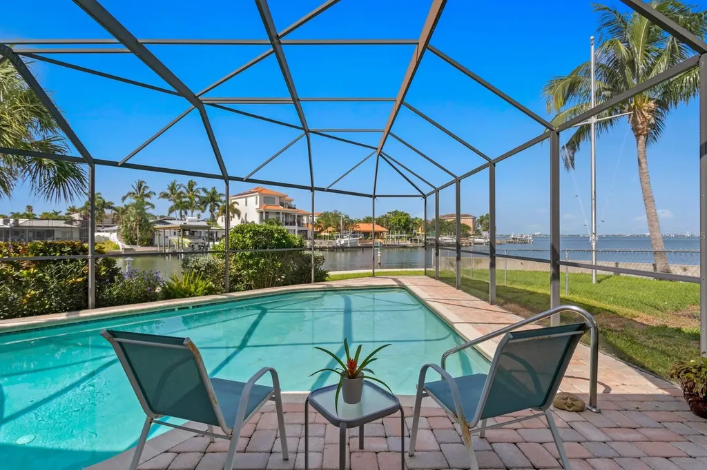 4464 46th Avenue S St Petersburg FL 33711