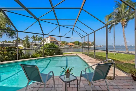 4464 46th Avenue S St Petersburg FL 33711