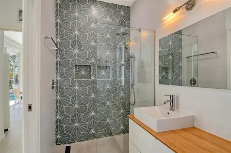 746 Plymouth Street Sarasota FL 34242