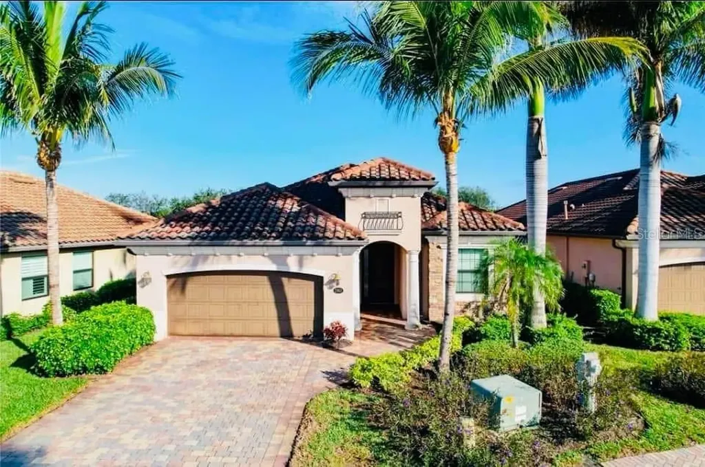 2902 Aviamar Circle Naples FL 34114