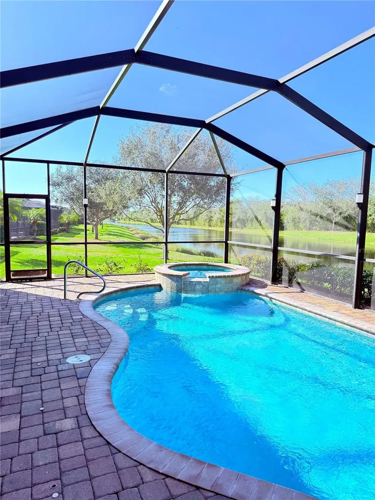 2902 Aviamar Circle Naples FL 34114