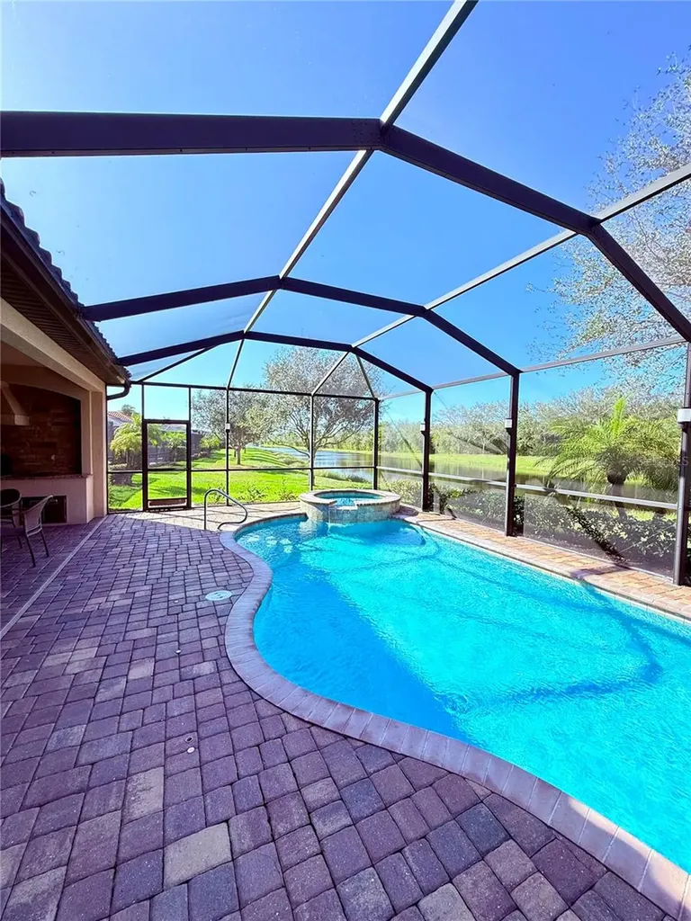2902 Aviamar Circle Naples FL 34114