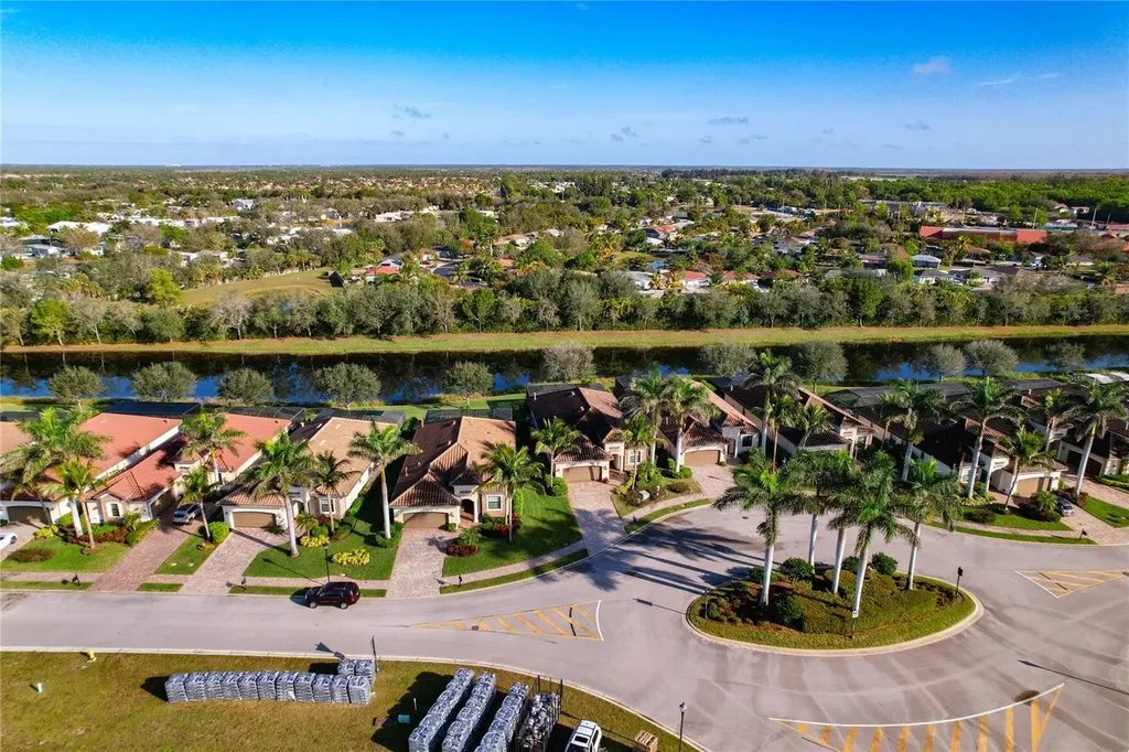 2902 Aviamar Circle Naples FL 34114
