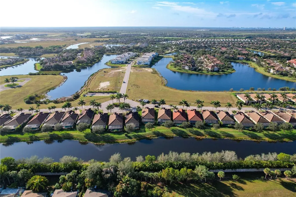 2902 Aviamar Circle Naples FL 34114