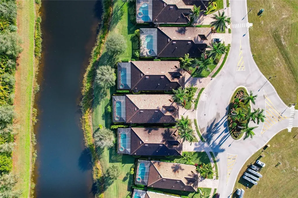 2902 Aviamar Circle Naples FL 34114