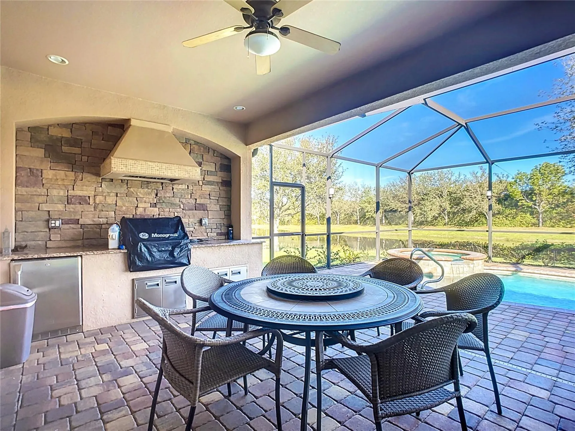 2902 Aviamar Circle Naples FL 34114