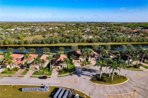 2902 Aviamar Circle Naples FL 34114