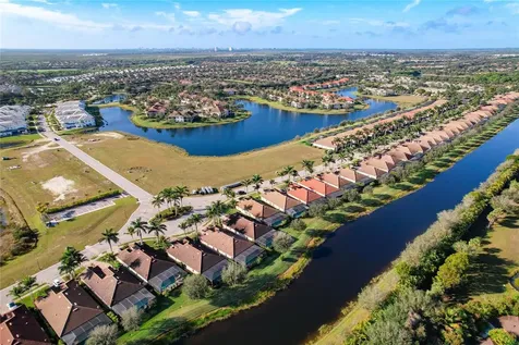 2902 Aviamar Circle Naples FL 34114