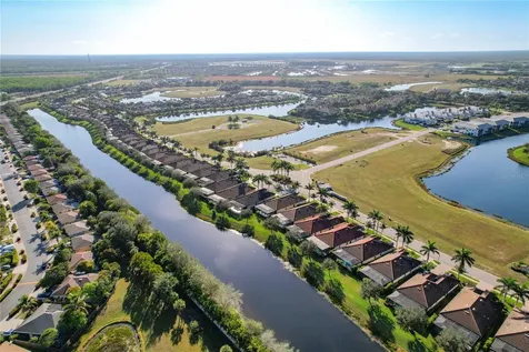 2902 Aviamar Circle Naples FL 34114