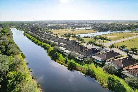 2902 Aviamar Circle Naples FL 34114