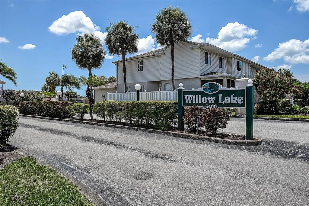 6400 46th Avenue N Kenneth City FL 33709