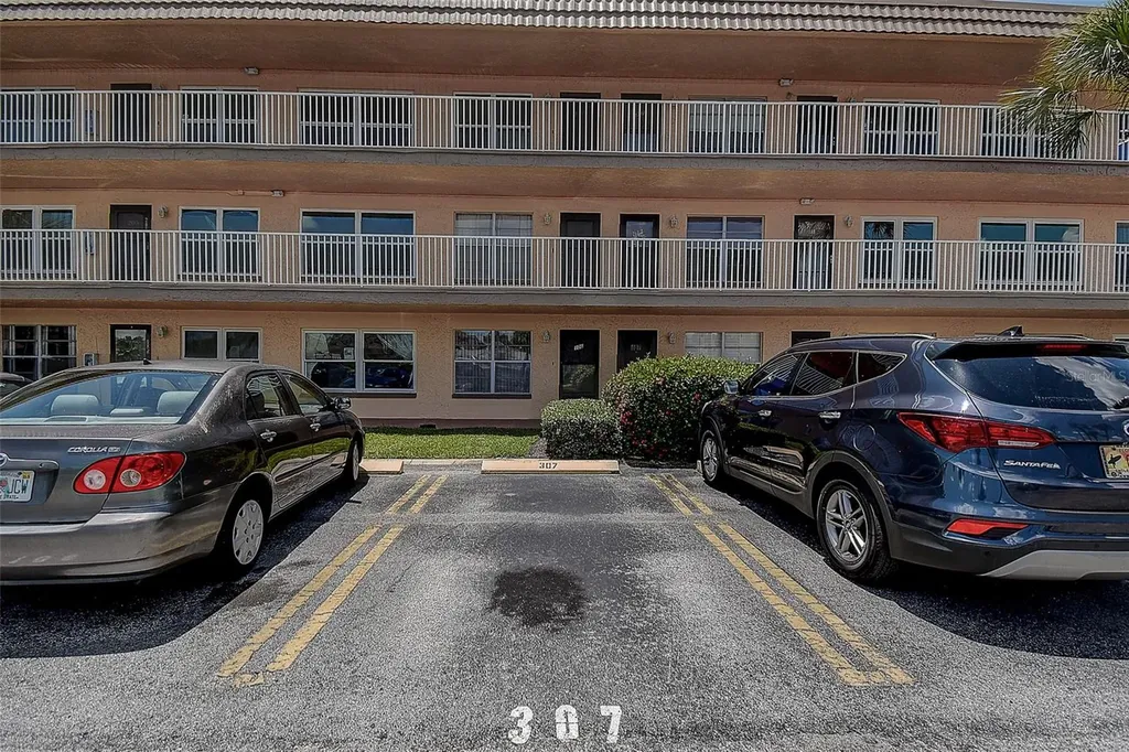 6400 46th Avenue N Kenneth City FL 33709