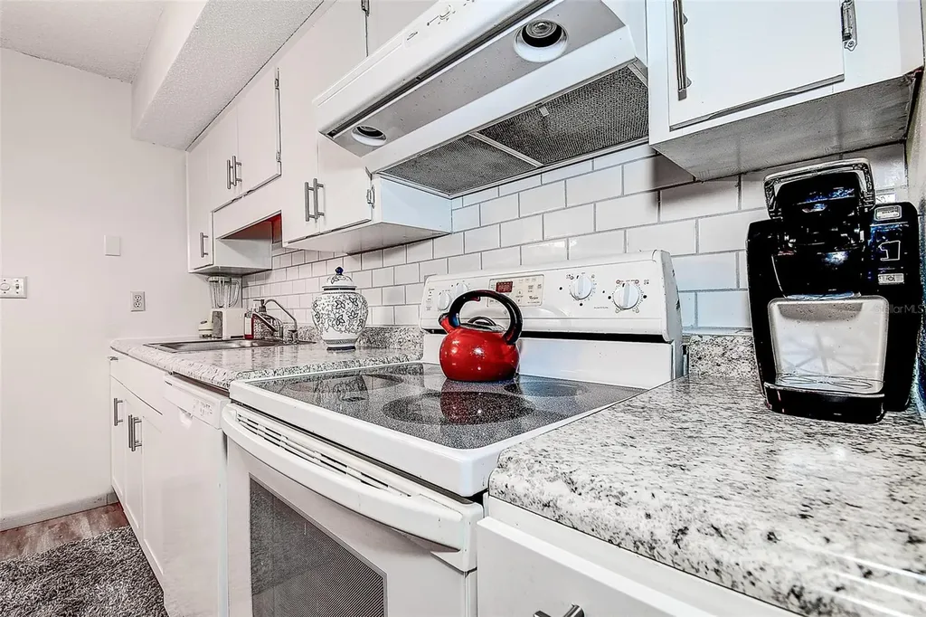 6400 46th Avenue N Kenneth City FL 33709