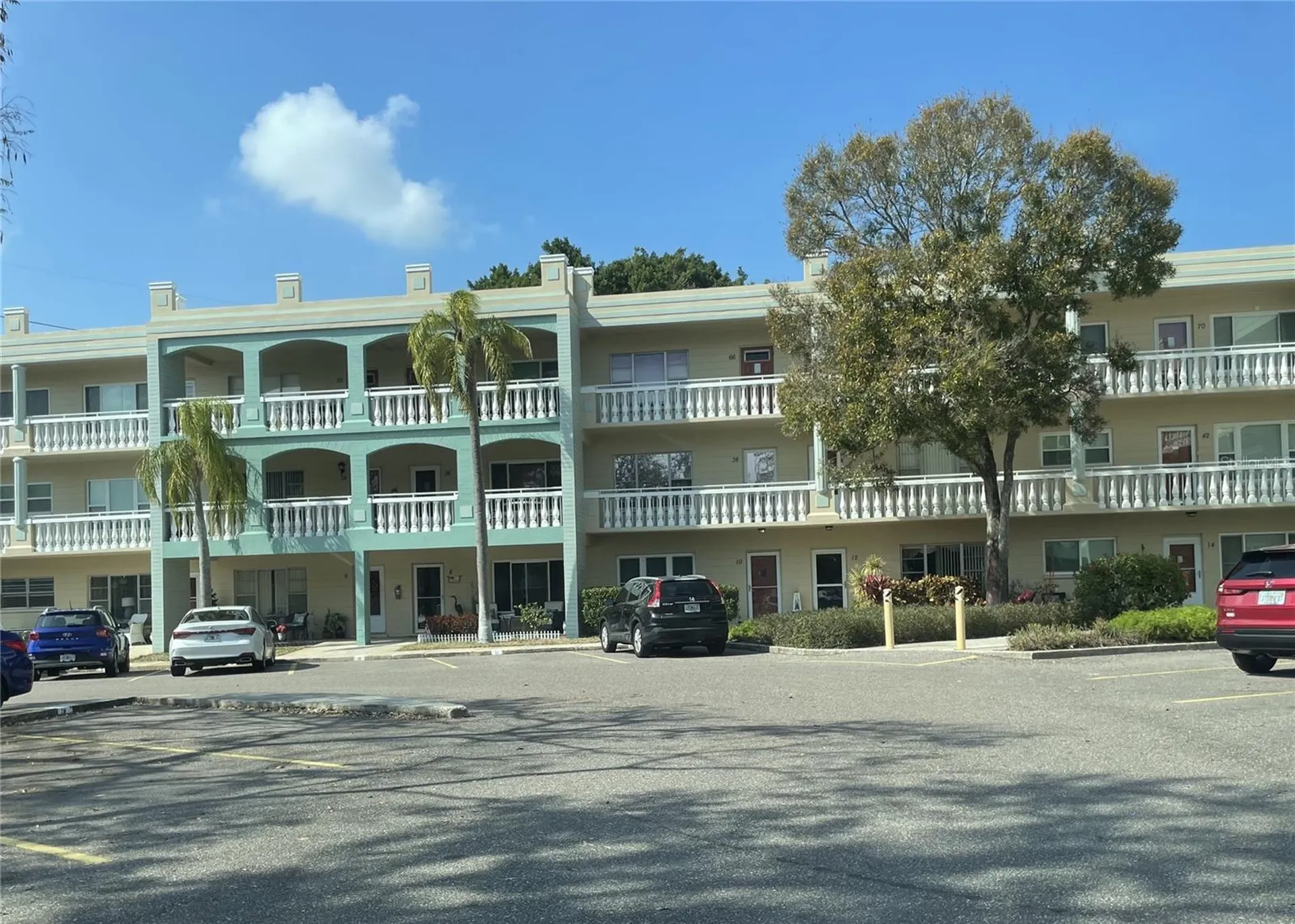 2330 Ecuadorian Way Clearwater FL 33763