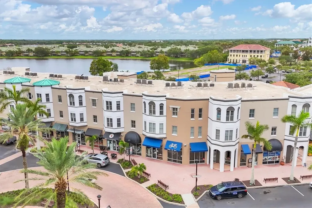 8111 Lakewood Main Street Lakewood Ranch FL 34202