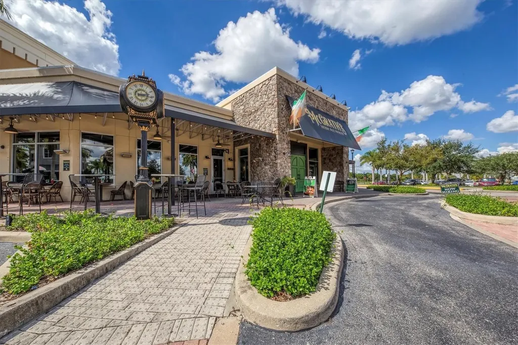 8111 Lakewood Main Street Lakewood Ranch FL 34202