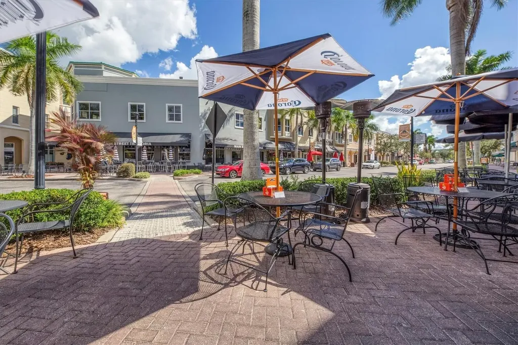 8111 Lakewood Main Street Lakewood Ranch FL 34202