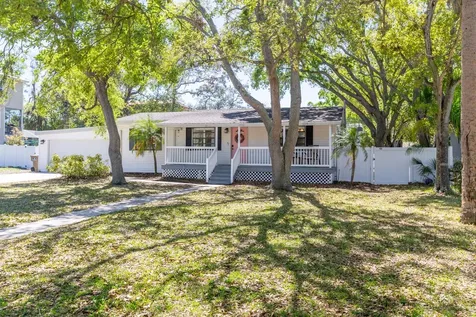 916 Michigan Avenue Palm Harbor FL 34683