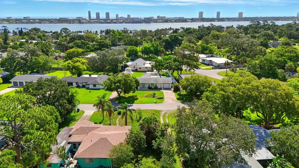 1705 Cordova Avenue Daytona Beach FL 32117