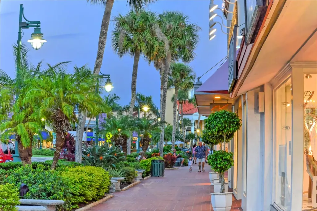 132 Harrison Drive Sarasota FL 34236